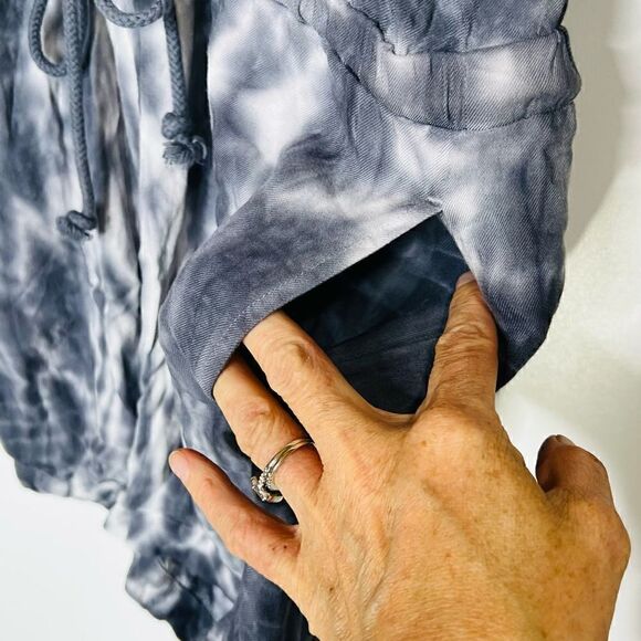 Cloth & Stone Slate Gray Blue Tie Dye Shorts Romper - Picture 3 of 13